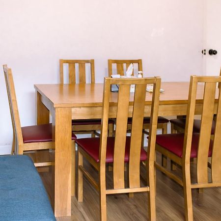 Nice 4 Bedroom Apartment Near City Centre 2-Min Walk To Metro !! Business & Family Friendly!! Londra Esterno foto