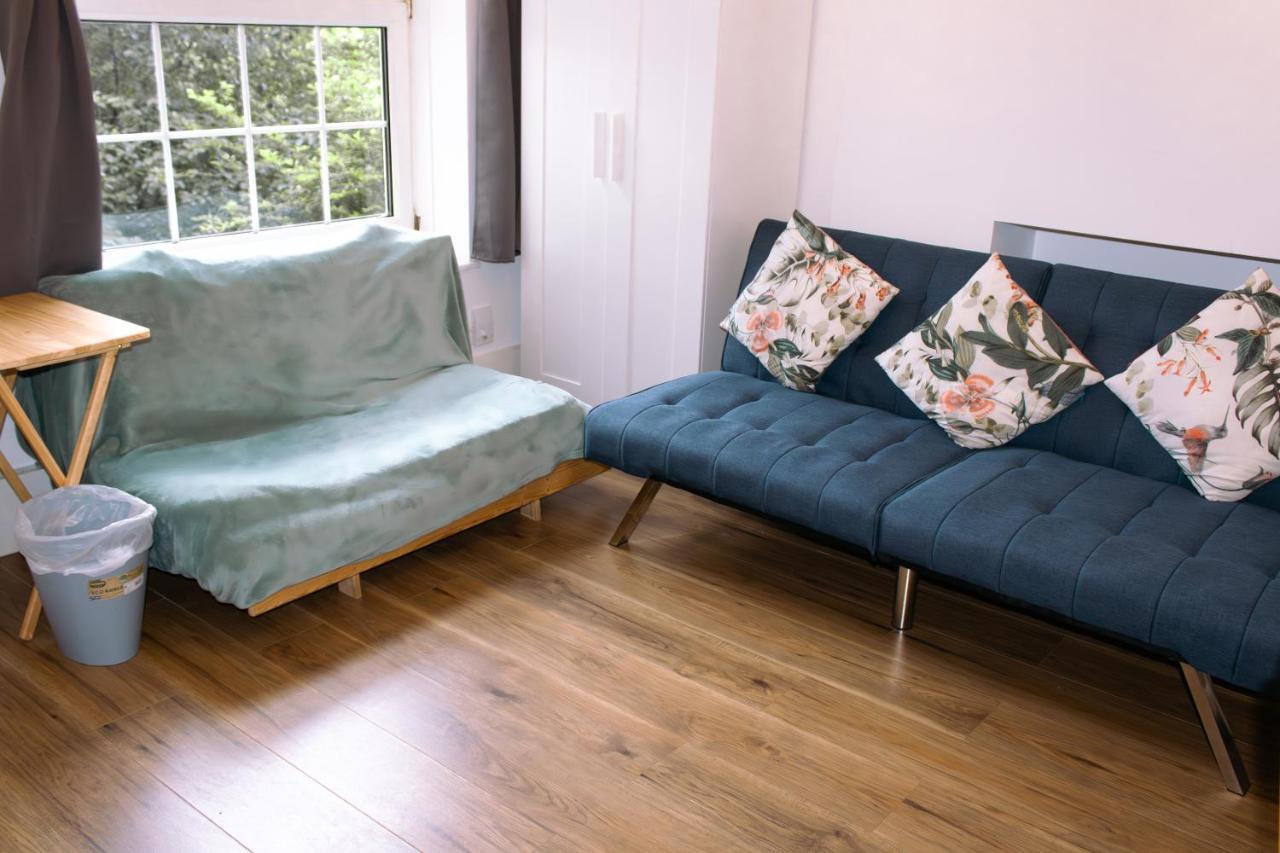 Nice 4 Bedroom Apartment Near City Centre 2-Min Walk To Metro !! Business & Family Friendly!! Londra Esterno foto