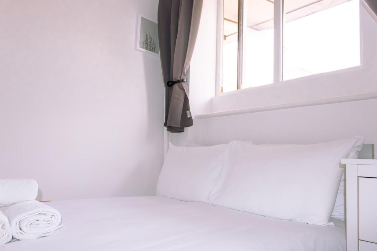 Nice 4 Bedroom Apartment Near City Centre 2-Min Walk To Metro !! Business & Family Friendly!! Londra Esterno foto