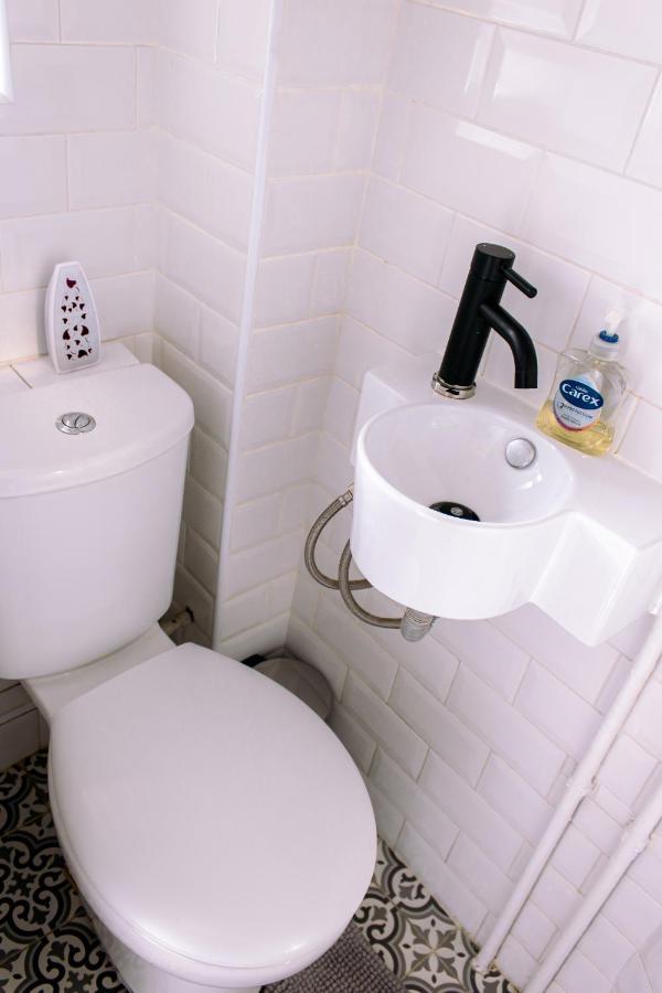 Nice 4 Bedroom Apartment Near City Centre 2-Min Walk To Metro !! Business & Family Friendly!! Londra Esterno foto