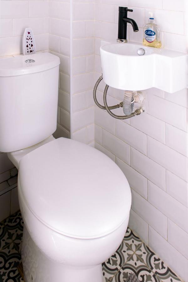 Nice 4 Bedroom Apartment Near City Centre 2-Min Walk To Metro !! Business & Family Friendly!! Londra Esterno foto